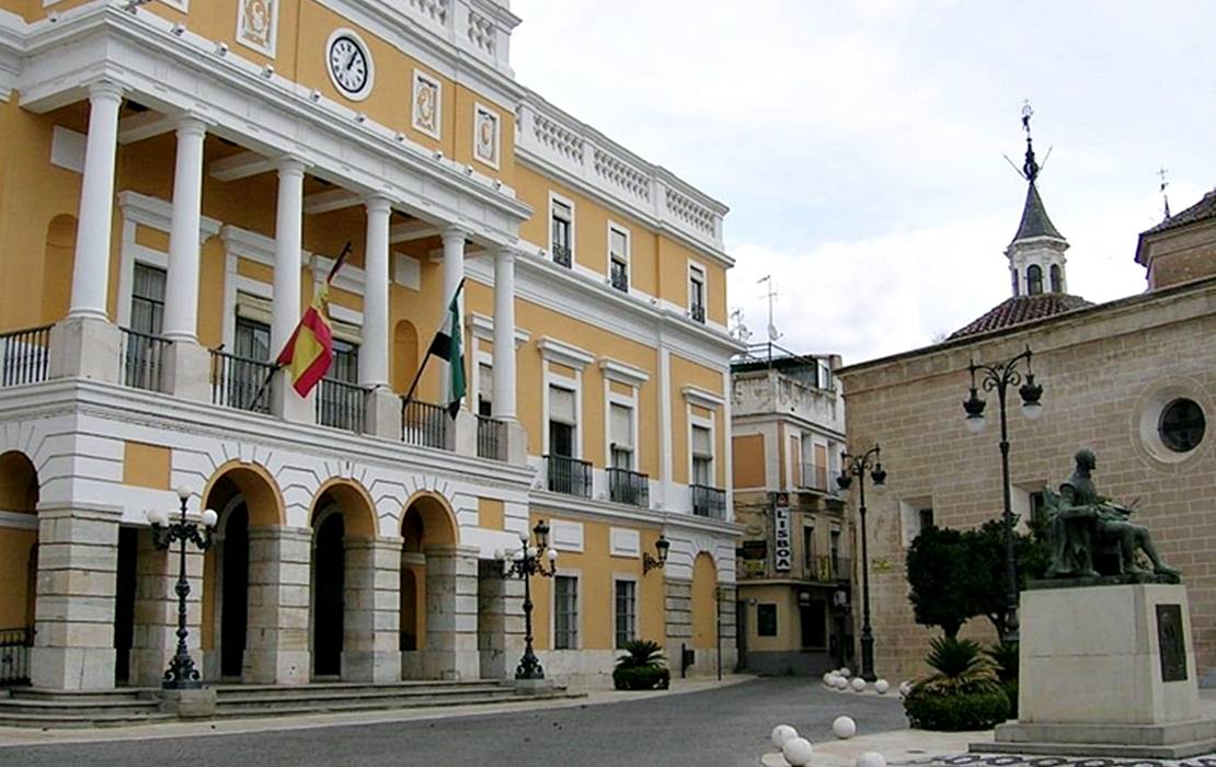 El Ayuntamiento de Badajoz deberá comprometerse a acabar con la brecha salarial