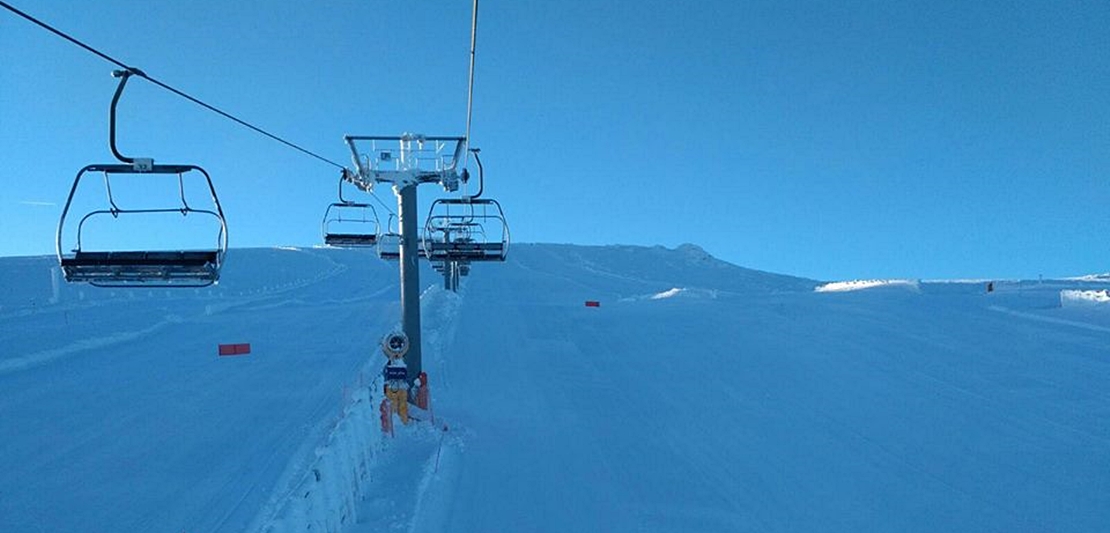 Metro y medio de nieve para disfrutar de La Covatilla