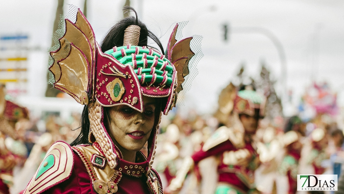 Los mejores primeros planos del Desfile de Comparsas del Carnaval de Badajoz