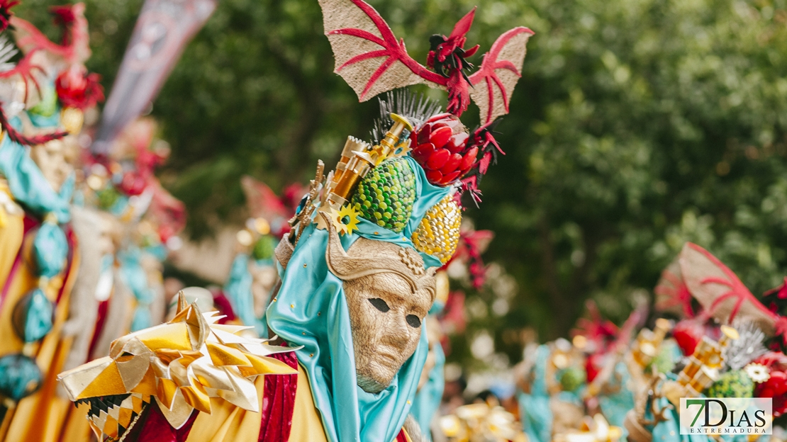 Los mejores primeros planos del Desfile de Comparsas del Carnaval de Badajoz