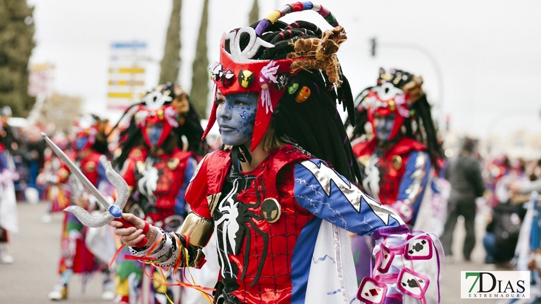 Los mejores primeros planos del Desfile de Comparsas del Carnaval de Badajoz