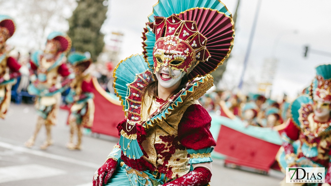 Los mejores primeros planos del Desfile de Comparsas del Carnaval de Badajoz