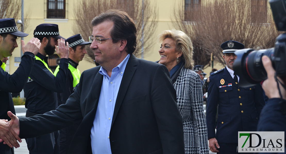 Imágenes del acto de entrega de Medallas de la Policía Local en Badajoz