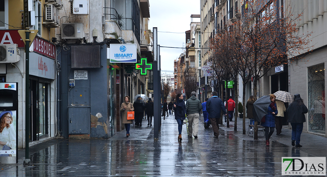 Postales de viento y lluvia en Badajoz