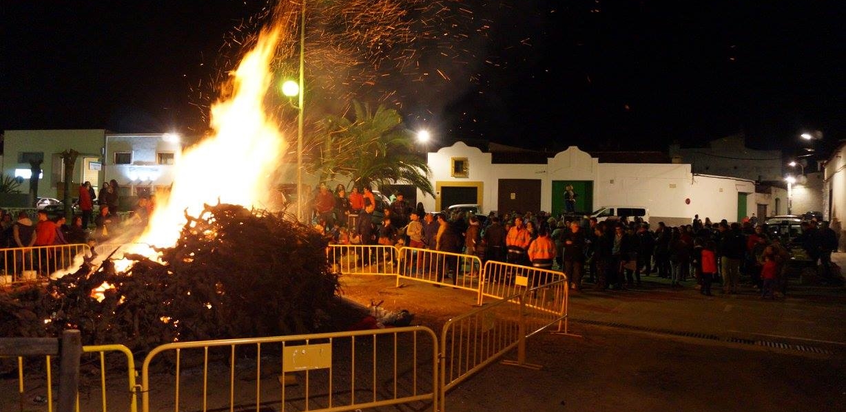 Arden más de 40 compadres en Ribera del Fresno