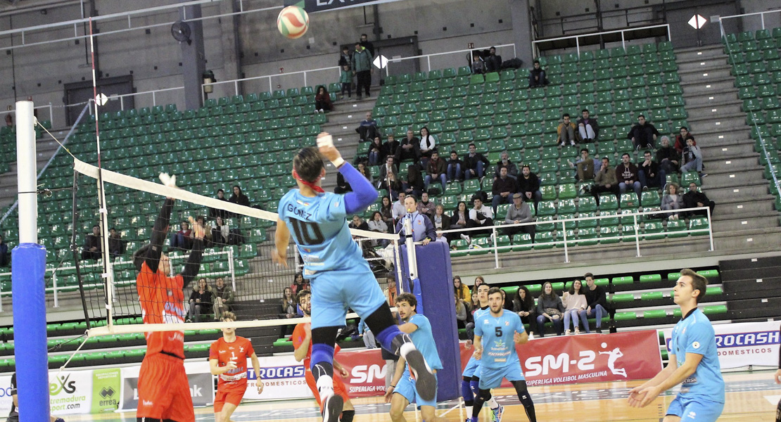 Imágenes del Electrocash Cáceres 1 - 3 Voley Dumbria