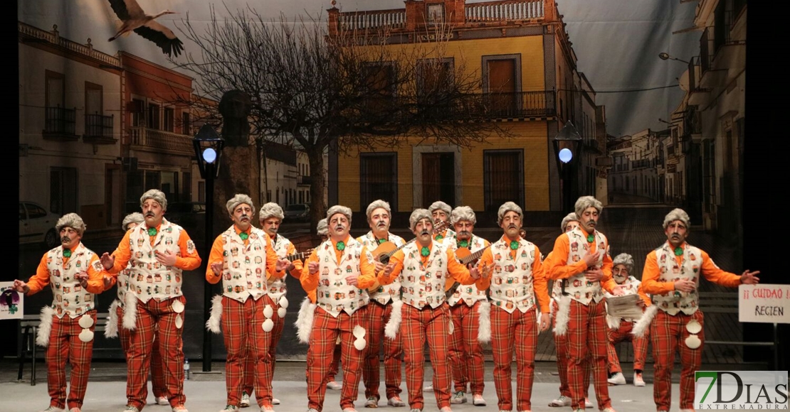 Actuación de la murga Los del año pasao en Preliminares