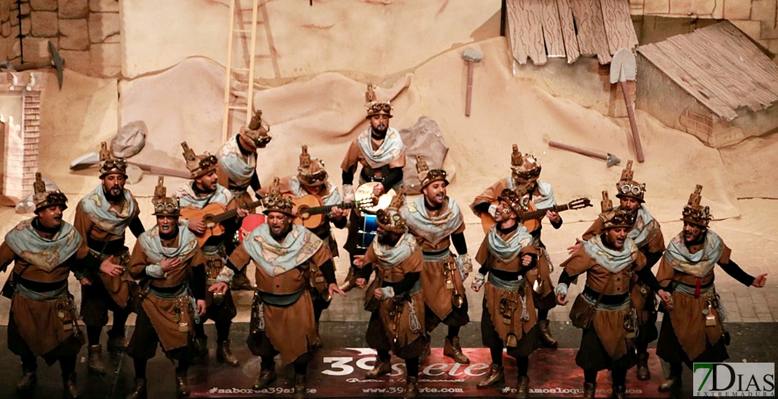 Actuación de la murga Marwan en la Final
