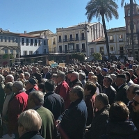 Centenares de personas claman en Mérida por unas pensiones dignas