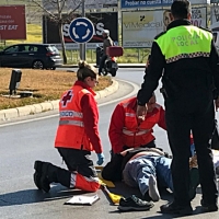 Accidente en la rotonda de Isabel de Portugal en Valdepasillas