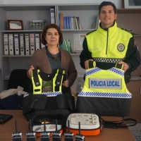 Ribera del Fresno compra chalecos antibalas y un desfibrilador