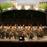 Actuación de la murga Las Chimixurris en Preliminares