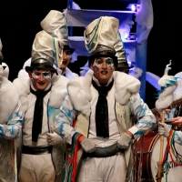 Actuación de la murga Dakipakasa en la Final