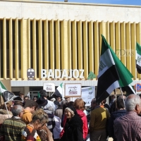 Imágenes de la manifestación por un Tren Digno en Badajoz