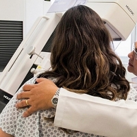 Las unidades de mamografía siguen recorriendo la región