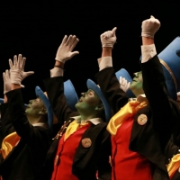 Actuación de la murga Las Polichinelas en Semifinales