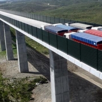 Adif prueba los puentes de la vía de alta velocidad