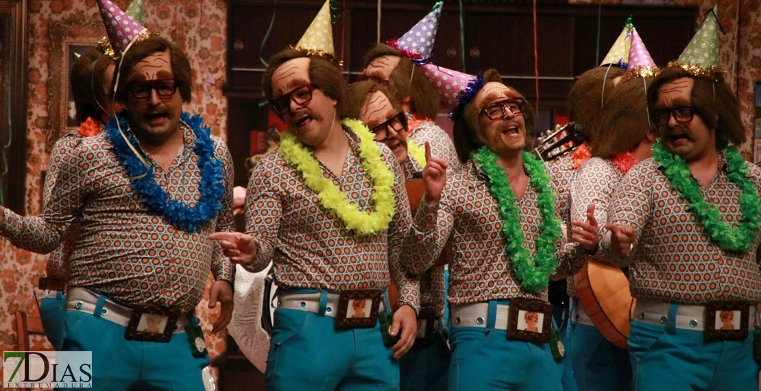 Actuación de la murga Los Mirinda en la Final