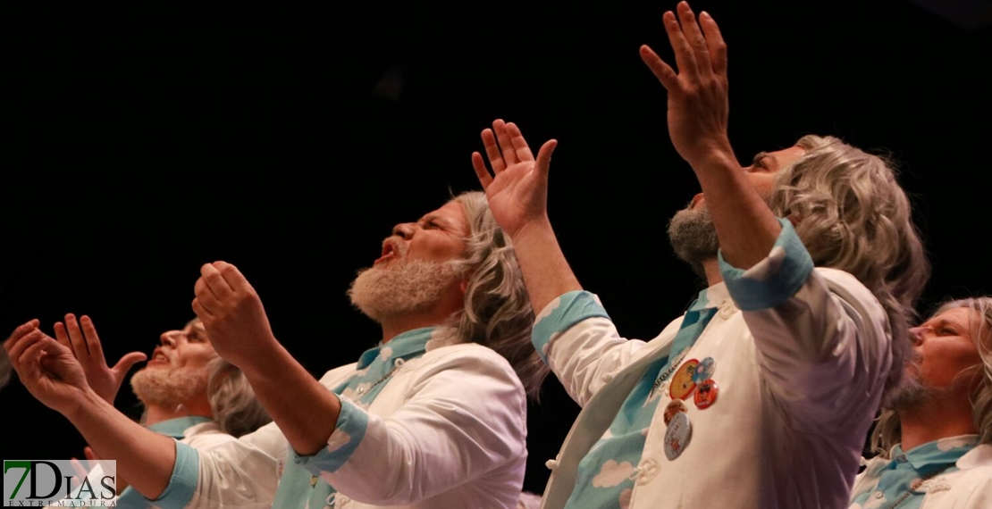 Actuación de la murga Los Water Closet en la Final