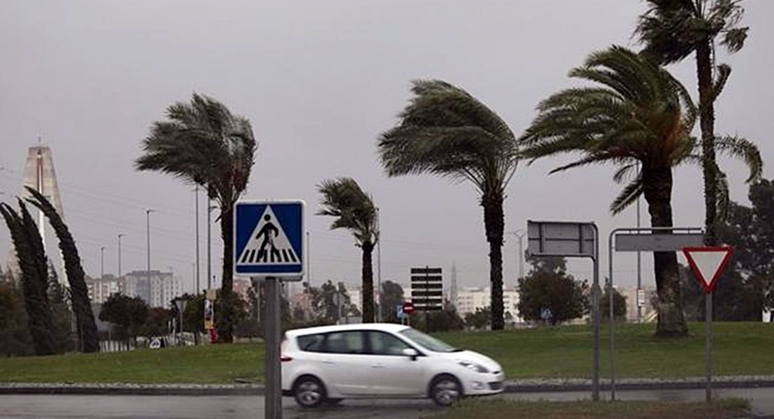 Activada la alerta por viento y lluvias en toda Extremadura