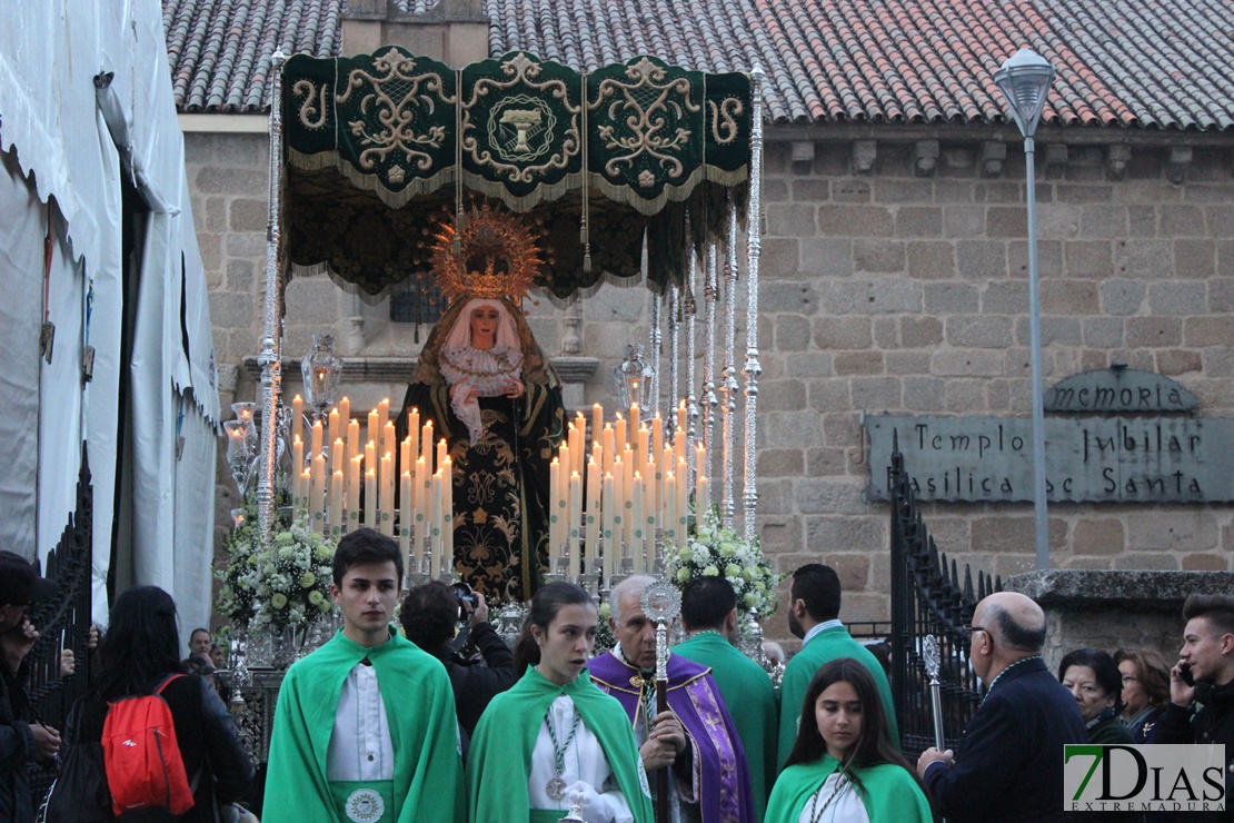 Los Ferroviarios procesionan por las calles de Mérida