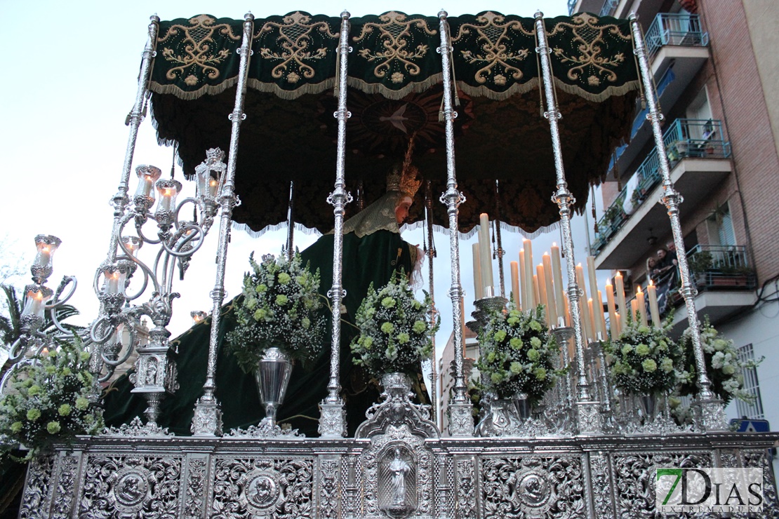 Los Ferroviarios procesionan por las calles de Mérida