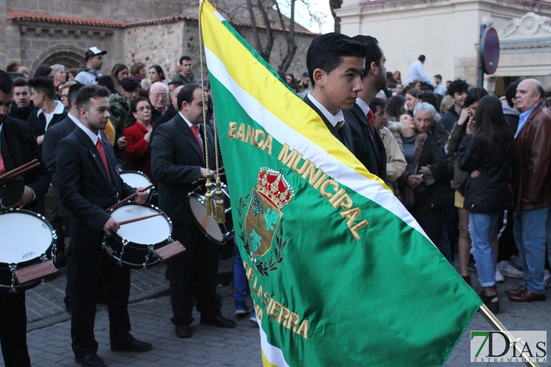 Los Ferroviarios procesionan por las calles de Mérida