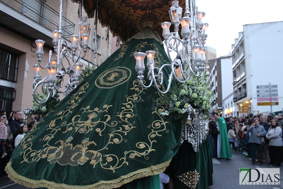 Los Ferroviarios procesionan por las calles de Mérida