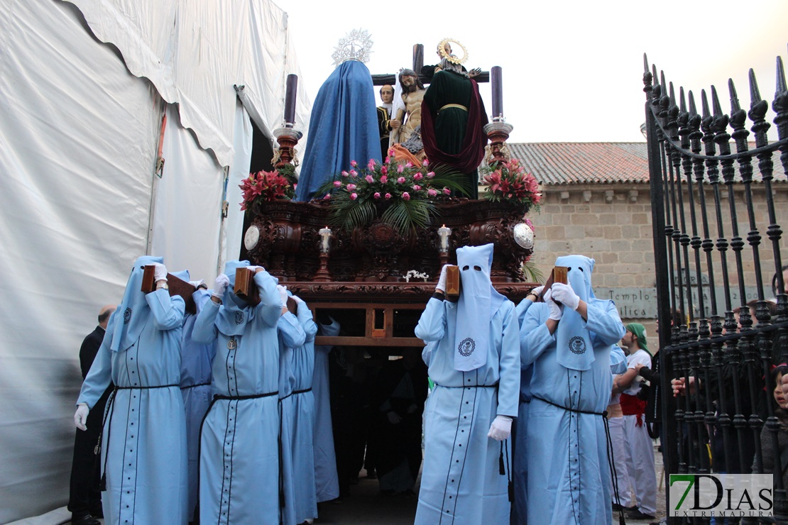 Los Ferroviarios procesionan por las calles de Mérida