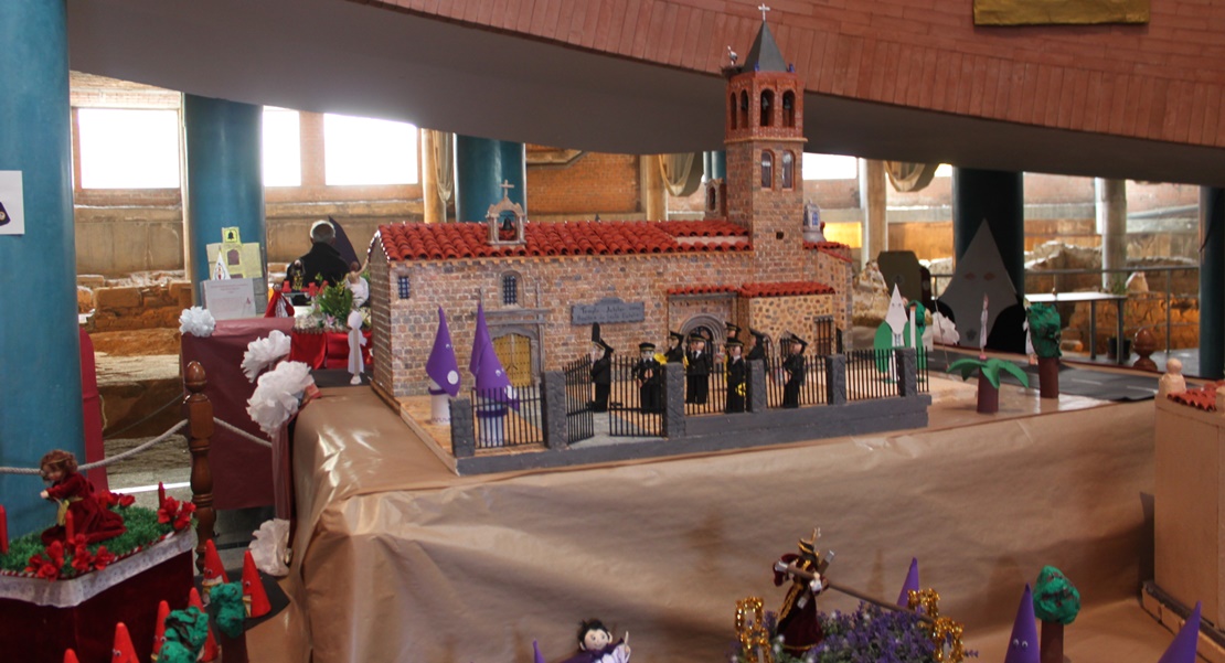 Escolares de las Josefinas realizan su tradicional pregón de la Semana Santa
