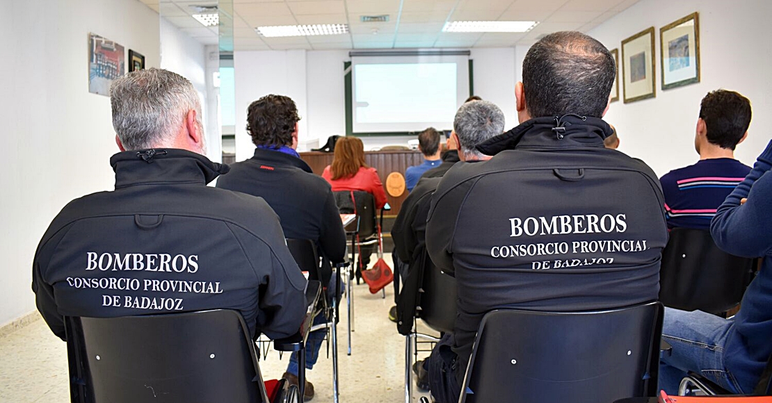 Bomberos de la Diputación de Badajoz aprenden mútuamente
