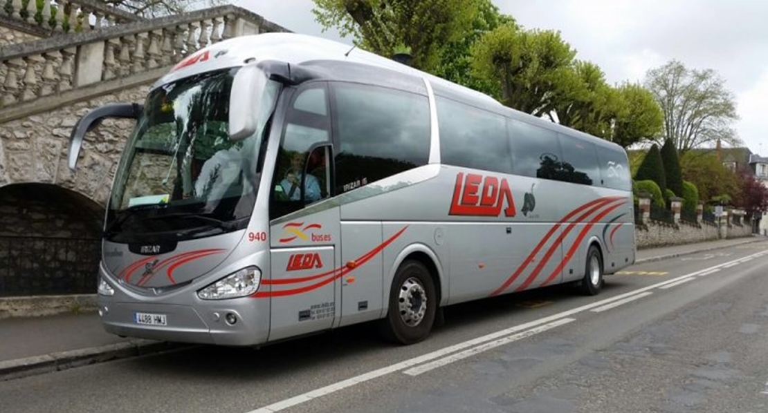 Leda amenaza a la Junta con suspender varias líneas de autobuses