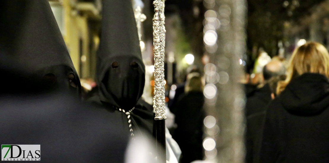 La Soledad de Luto procesiona por las calles de centro