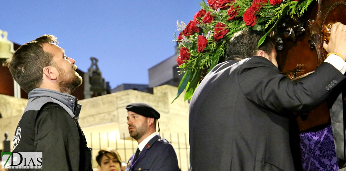 Badajoz tributa un emocionado homenaje al pequeño Víctor el Martes Santo