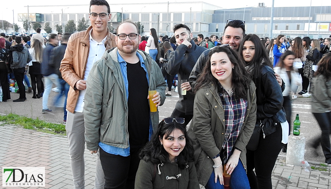 Miles de jóvenes dan la bienvenida a la primavera en Badajoz