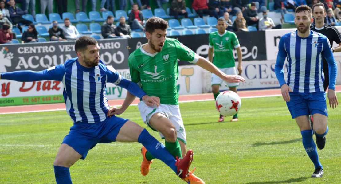 El Villanovense acecha los play off