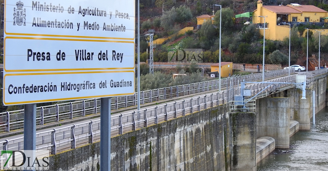 Espectacular aumento del embalse de Villar del Rey, cercano a desembalsar