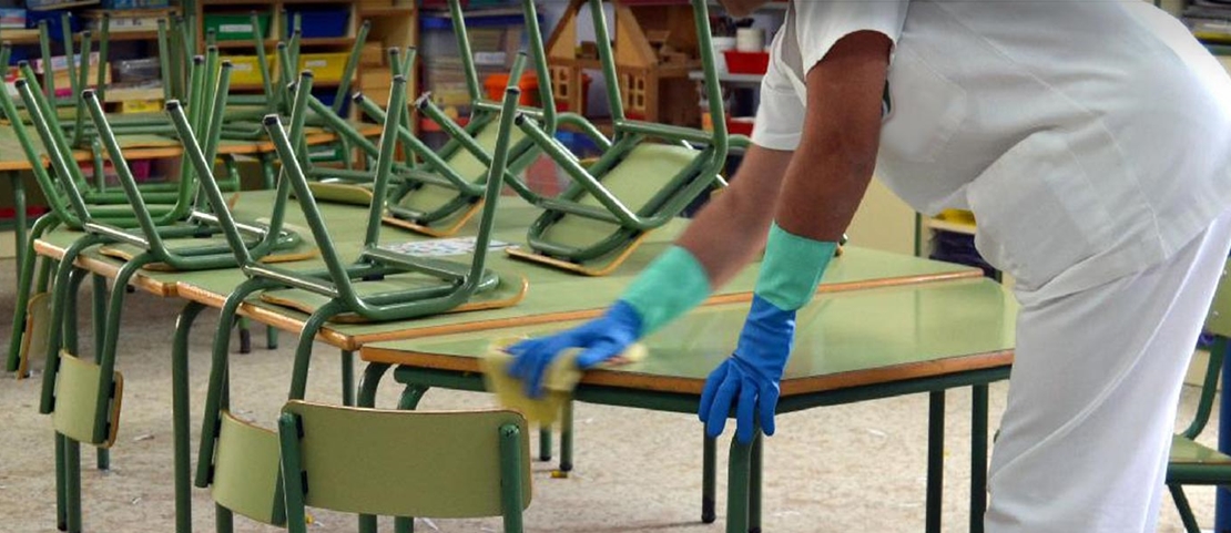 Concentración para que no adjudiquen la limpieza de colegios a una empresa