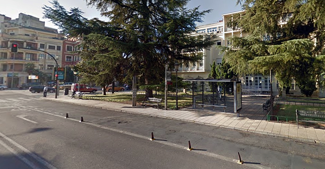 Un ladrón reincidente actúa en la parada del autobús