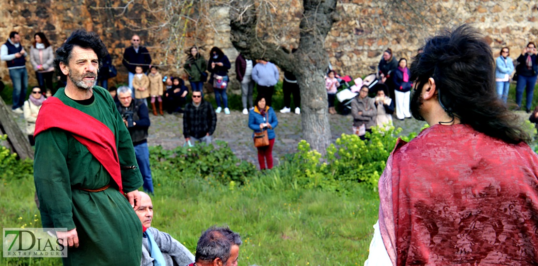 La Pasión Viviente de Alburquerque atrae a multitud de turistas cada año
