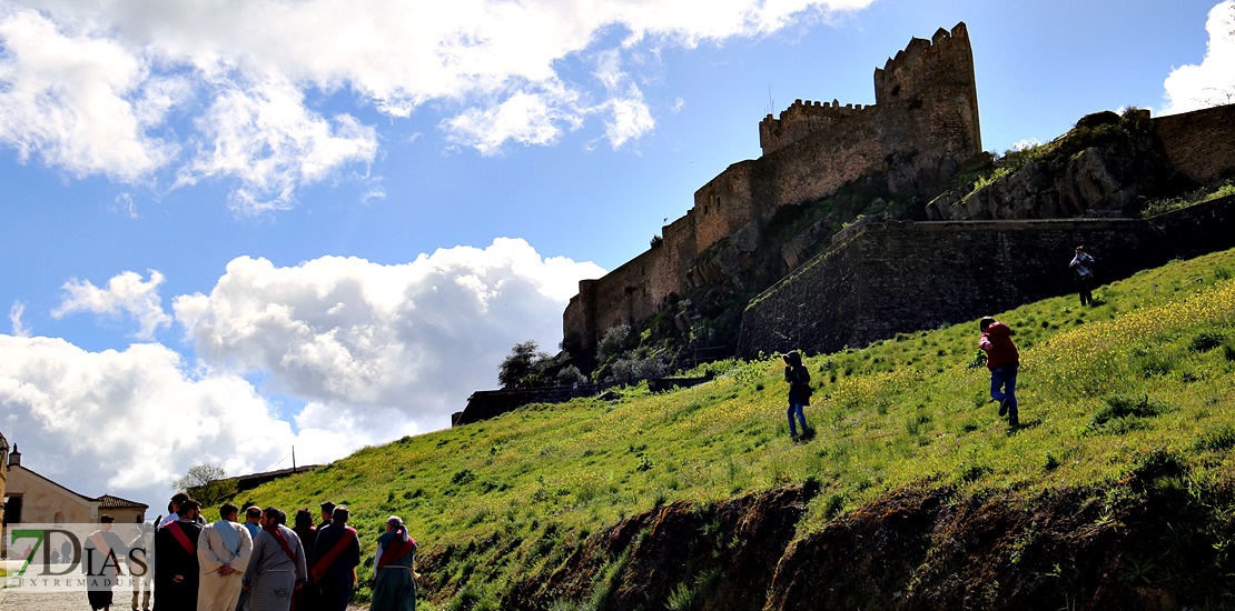 La Pasión Viviente de Alburquerque atrae a multitud de turistas cada año