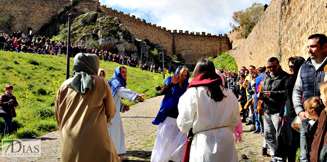 La Pasión Viviente de Alburquerque atrae a multitud de turistas cada año
