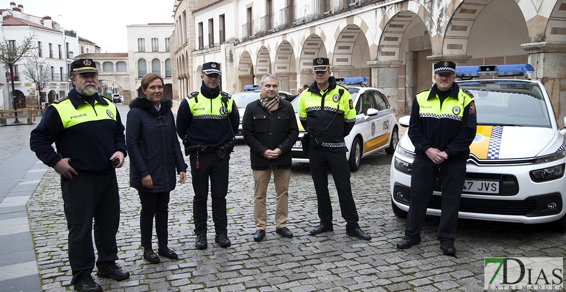 PSOE: “La Policía Local patrulla con un coche prohibido para circular”