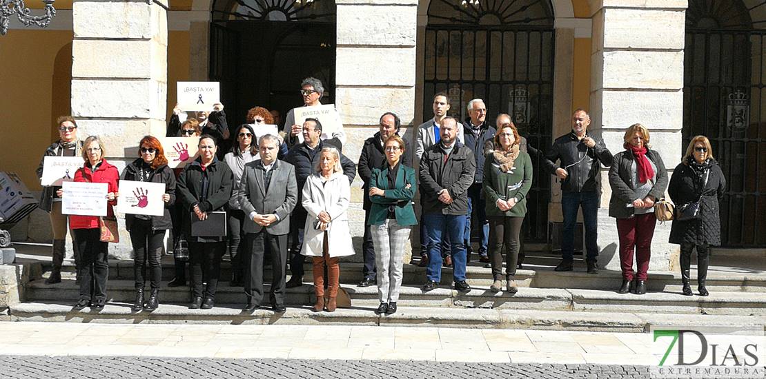 Minuto de silencio por Paz Fernández, victima de violencia machista