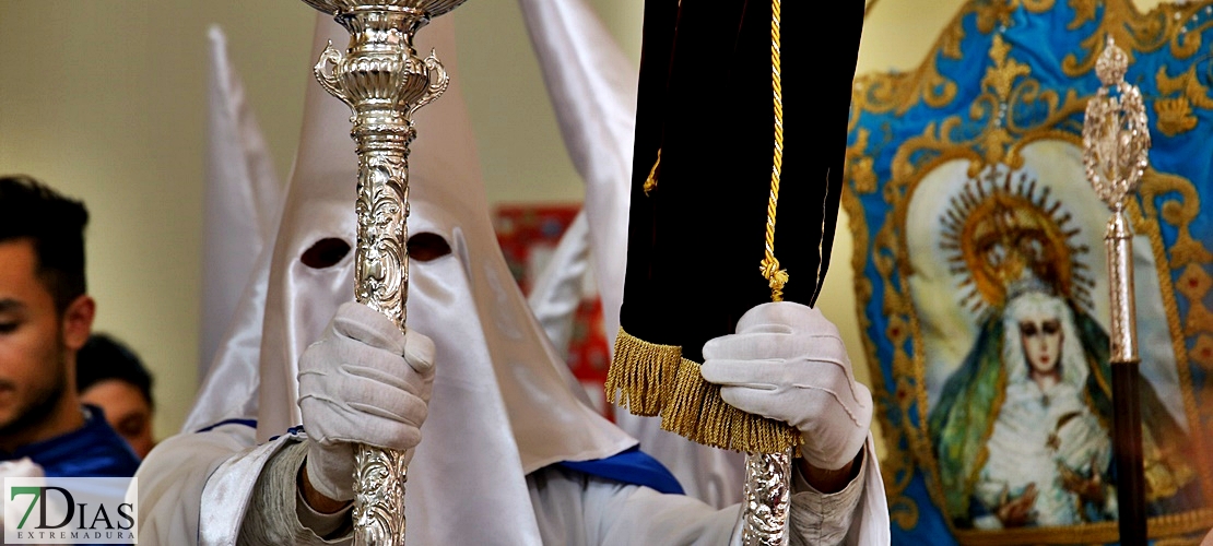 La Borriquita abre la Semana Santa pacense ante la atenta mirada de sus fieles