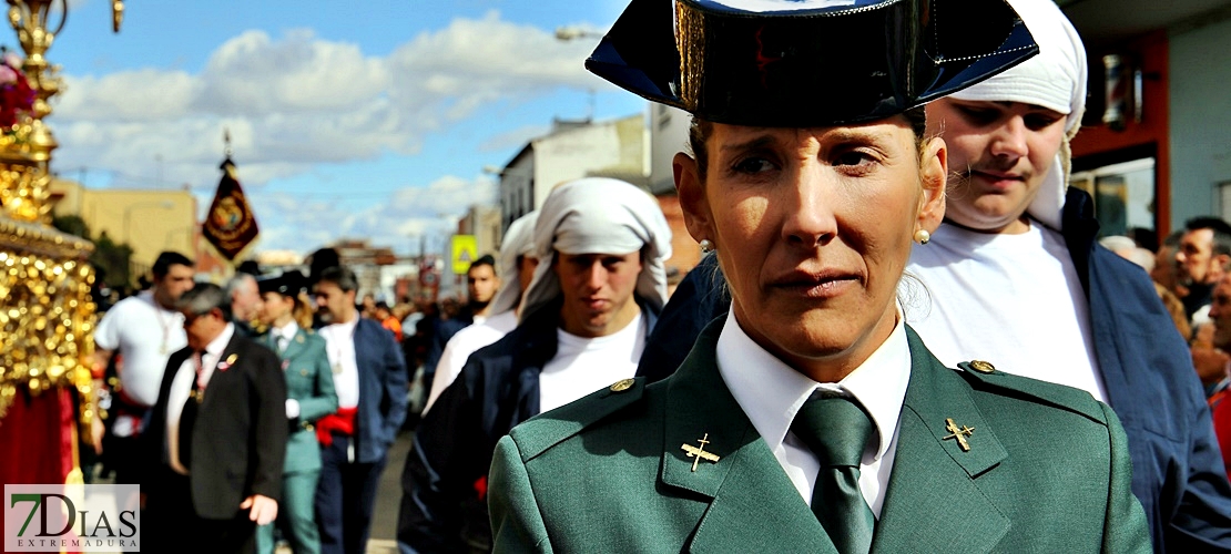 La Borriquita abre la Semana Santa pacense ante la atenta mirada de sus fieles