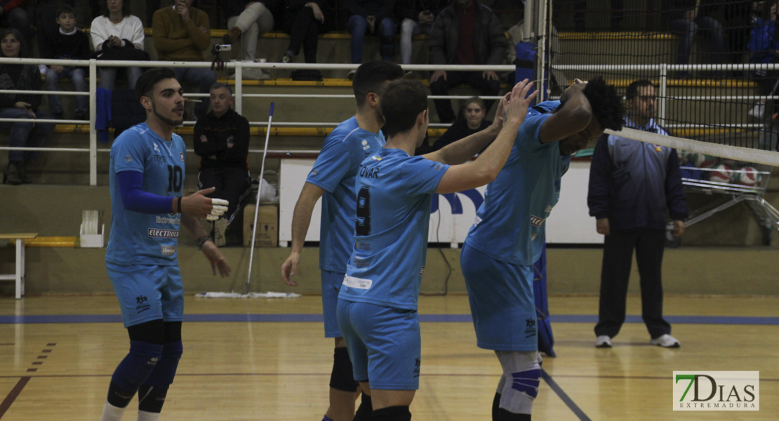 Imágenes del Pacense Voleibol 0 - 3 Electrocash Cáceres