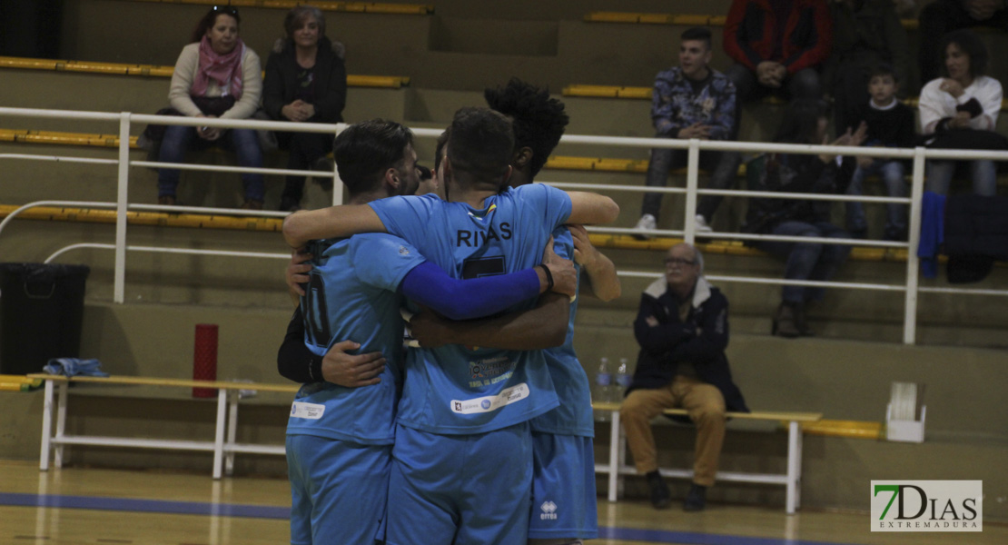 Imágenes del Pacense Voleibol 0 - 3 Electrocash Cáceres