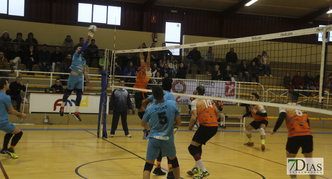 Imágenes del Pacense Voleibol 0 - 3 Electrocash Cáceres