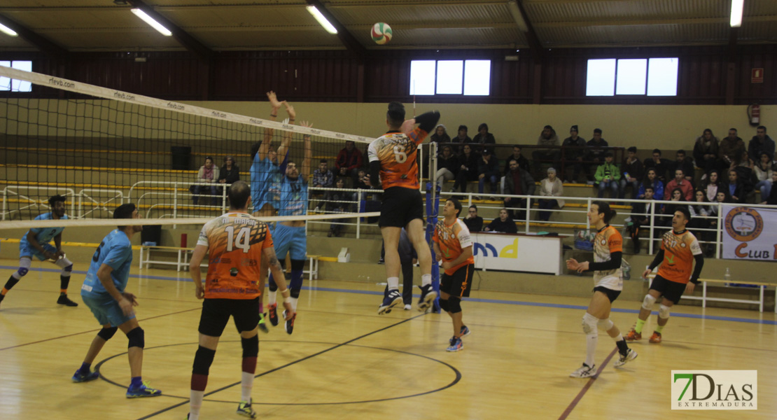 Imágenes del Pacense Voleibol 0 - 3 Electrocash Cáceres